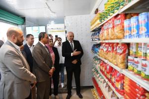 محافظ قنا يفتتح منفذ 