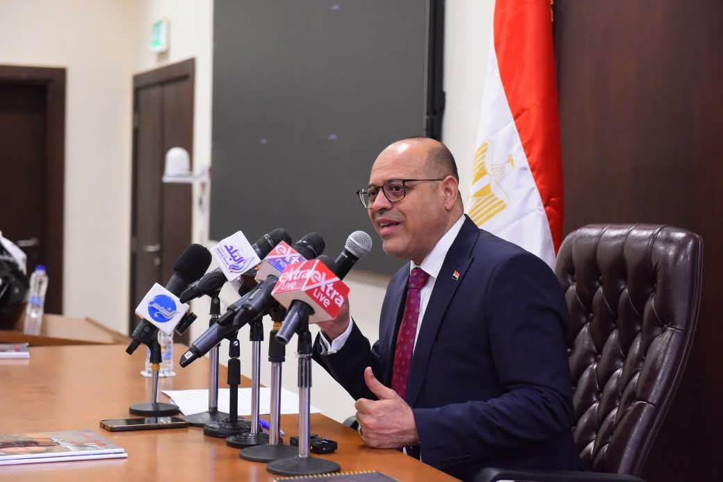 وزير العمل يعقد مؤتمرًا صحفيًّا لإطلاق حملة 