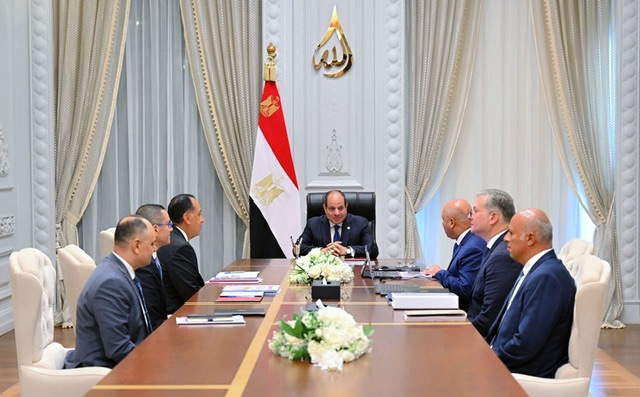 السيسي يوجّه بالإسراع في توطين الصناعات التعدينية والبتروكيماوية وتعظيم عوائد الثروات الطبيعية