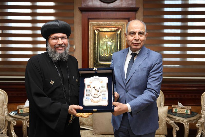 محافظ المنيا يستقبل الأنبا بُقطر ويشيد بدور الكنيسة في ترسيخ المحبة والوحدة الوطنية