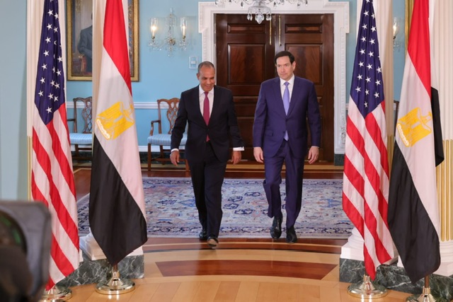 عبد العاطي يناقش مع نظيره الأمريكي أزمات الإقليم والأمن المائي المصري