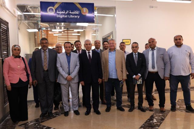رئيس جامعة المنيا يفتتح المكتبة المركزية والمكتبة الرقمية وقاعات الاستذكار بجامعة المنيا الأهلية