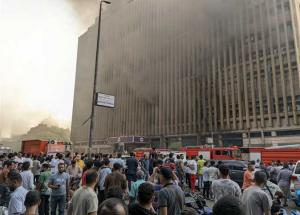 عصب الاتصالات في مصر يحترق وساعات عصيبة تعيشها وسط القاهرة