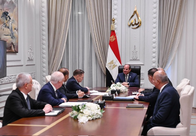 السيسي يبحث مع 