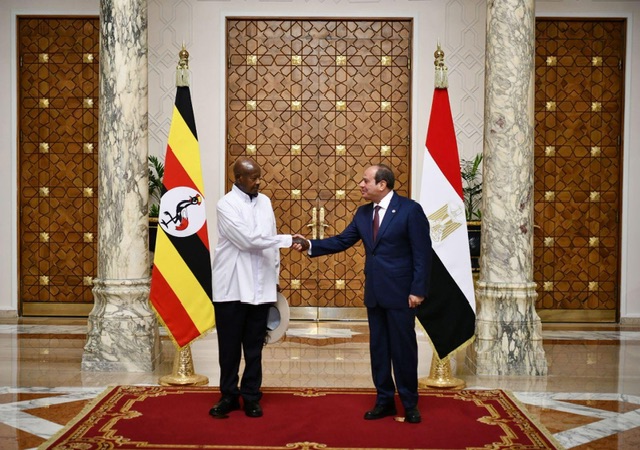 السيسي ورئيس أوغندا يوقعان مذكرات تفاهم ويؤكدان رفض المساس بحقوق مصر المائية