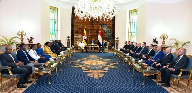 الرئيس السيسي يفتتح جلسة منتدى رجال الأعمال المصري الأوغندي