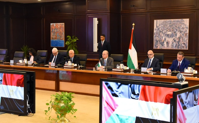 عبد العاطي يؤكد لـ مصطفى استمرار الجهود المصرية لوقف إطلاق النار ورفض كافة أشكال الحصار على غزة