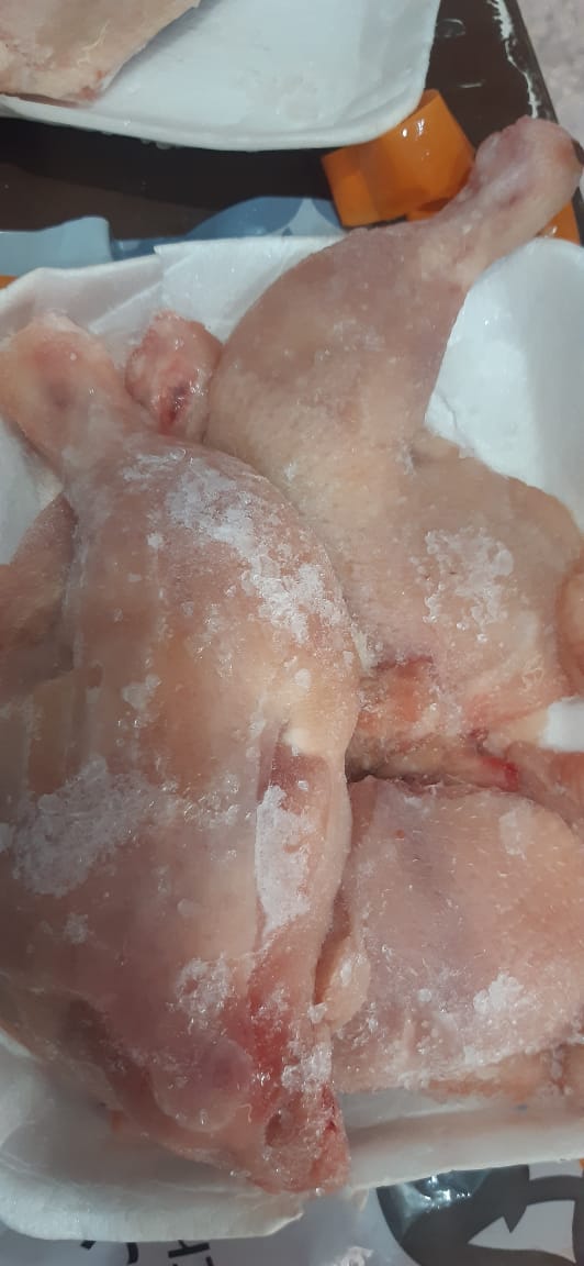  ضبط ربع طن دواجن وكبد مجهولة المصدر داخل سيارة ثلاجة بالأقصر 

