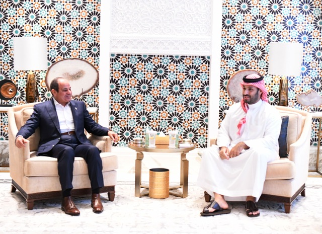 الرئيس السيسي وولي عهد السعودية يشددان على ضرورة الإسراع في إدخال المساعدات إلى قطاع غزة دون عوائق