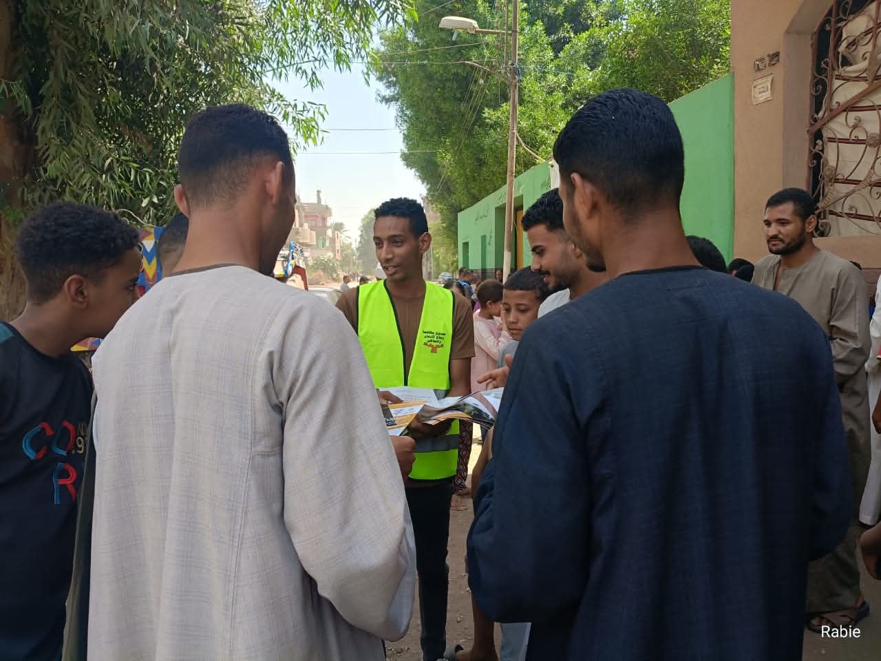 قافلة طبية لجامعة جنوب الوادي تعالج 681 حالة بعزبة سلمان 
