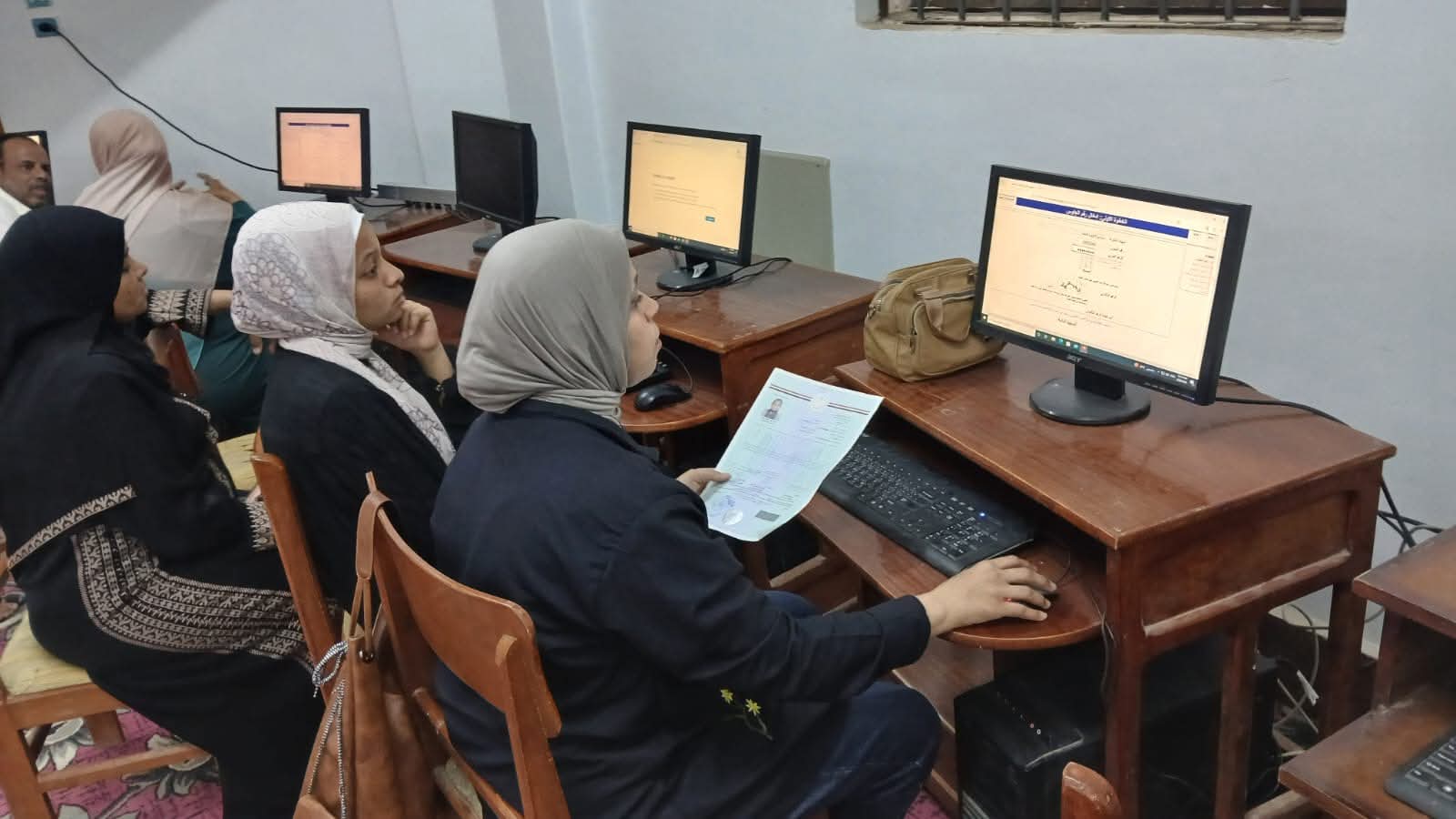 معامل التنسيق الإلكتروني بجامعة جنوب الوادي تستقبل طلاب الثانوية العامة 