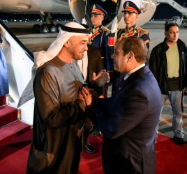 بالصور.. السيسي يودّع بن زايد بمطار العلمين في ختام زيارة عززت التنسيق والتشاور بين مصر والإمارات