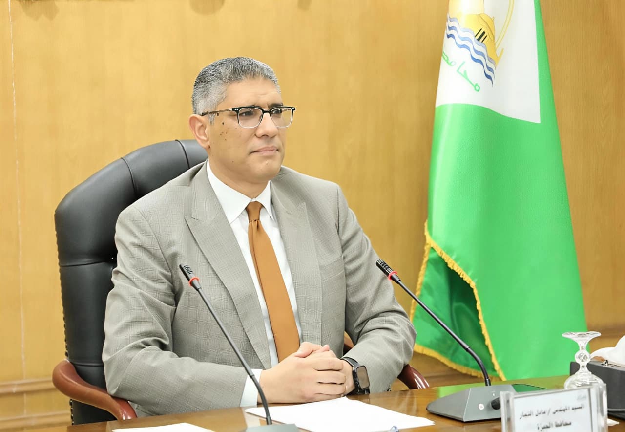 خاص - حادث سير في شارع الهرم.. و موكب محافظ الجيزة بريء
