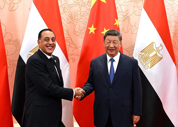 تفاصيل لقاء رئيس الوزراء المصري والرئيس الصيني في تيانجين