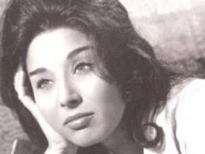 الجمعة.. الجامعة الأمريكية تحتفي بعيد ميلاد الفنانة لبنى عبد العزيز في أمسية ثقافية 
