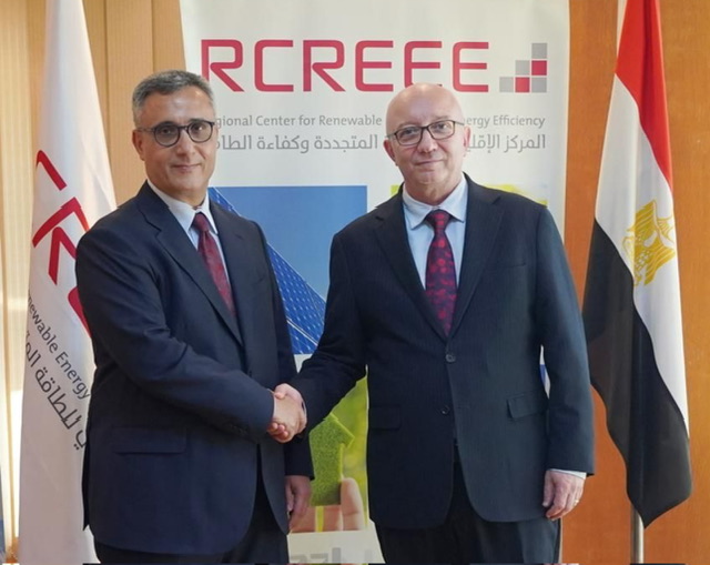 سفير الجزائر في القاهرة يزور المركز الإقليمي للطاقات المتجددة