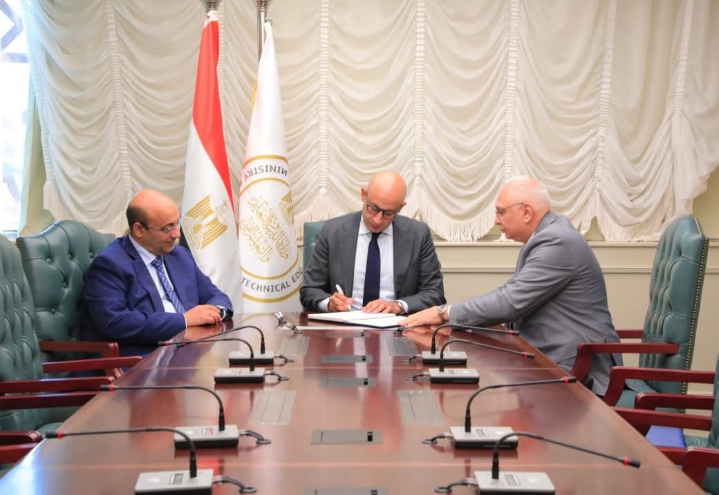 وزير التعليم يعتمد نتيجة امتحانات الدور الثاني للدبلومات الفنية ٢٠٢٥ بنسبة نجاح (89.88 بالمئة)


