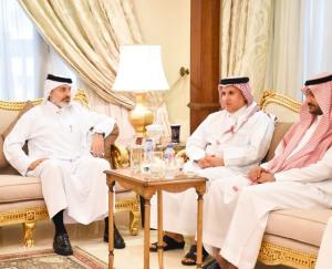 سفير قطر يشيد بزيارة نظيره السعودي : موقف يجسد وحدة الصف الخليجي والتضامن العربي
