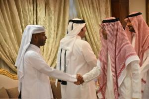 سفير قطر يشيد بزيارة نظيره السعودي : موقف يجسد وحدة الصف الخليجي والتضامن العربي