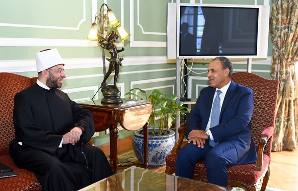 وزيرا الخارجية والأوقاف يؤكدان على تعزيز التنسيق لنشر الاعتدال وتعزيز مكانة مصر دوليًا