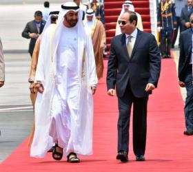 الرئيس السيسي يستقبل بن زايد بمطار القاهرة في زيارة أخوية