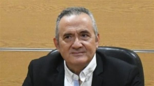 في اتصال هاتفي حول 