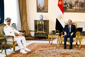السيسي يستقبل قائد القيادة المركزية الأمريكية لبحث التعاون العسكري وتطورات غزة والمنطقة