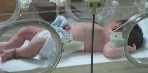 استغاثة لوزير الصحة: أطفال رُضع في خطر بسبب إشغال أسِرة الحضانات بمتعافين في مستشفى البدرشين