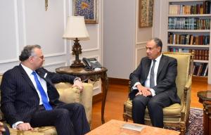 وزير الخارجية يبحث مع كبير مستشاري ترامب  قضايا السودان وليبيا والقرن الأفريقي