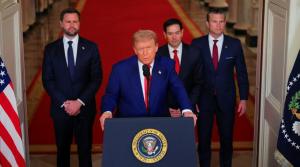 ترامب ينضم لاجتماع التحضير لخيارات توجيه ضربات عسكرية لإيران وتعقيدات تواجه القرار الأمريكي بالهجوم