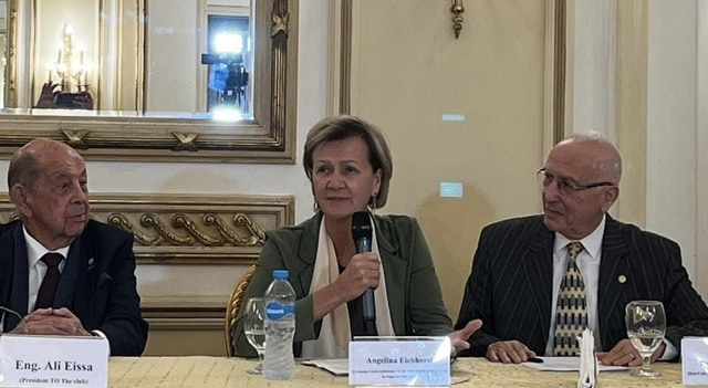 سفيرة الاتحاد الأوروبي تؤكد عمق الشراكة مع مصر خلال لقاء دبلوماسي بنادي السيارات