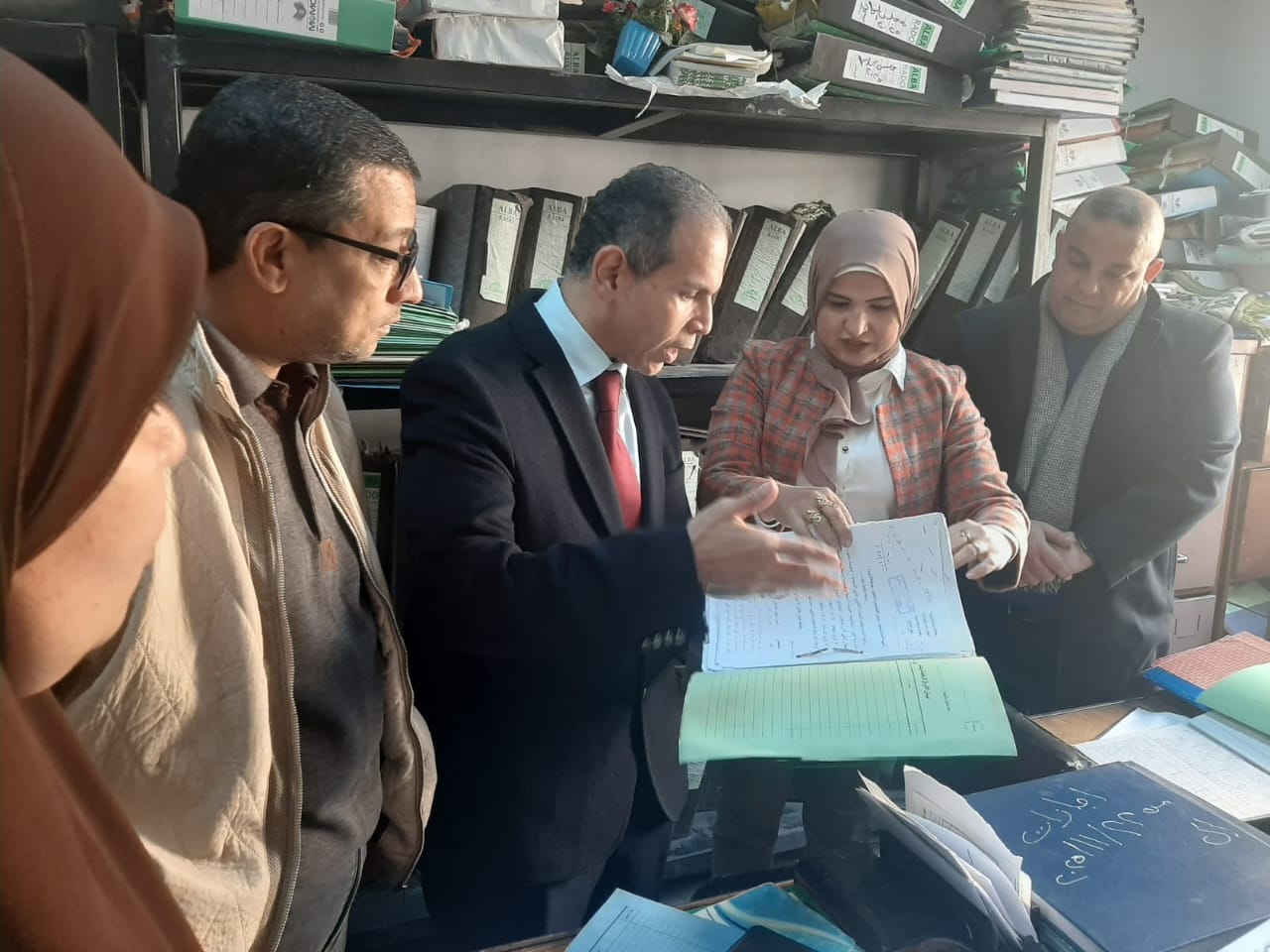 الصحة تُحكم الرقابة على «نفقة الدولة» قيادات المجالس الطبية تتفقد مستشفيات القاهرة والجيزة لتسريع الاجراءات