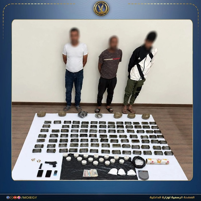 الداخلية: مصرع 5 عناصر جنائية في 3 محافظات وضبط مخدرات وأسلحة بـ155 مليون جنيه 