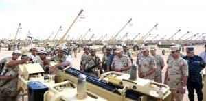 وزير الدفاع يشهد تفتيش الحرب لأحد تشكيلات المنطقة الشمالية العسكرية لقياس جاهزيتها القتالية