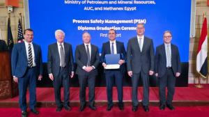 الجامعة الأمريكية تحتفل بتخريج 32 خبيرًا من أول دبلومة متخصصة لقطاع البترول والغاز في مصر