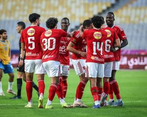 الأهلي يفوز على الإسماعيلي بثنائية نظيفة في الدوري المصري 