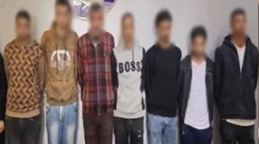 إحالة 6 متهمين للمحاكمة الجنائية في واقعة إجبار شاب على ارتداء ملابس نسائية ببنها