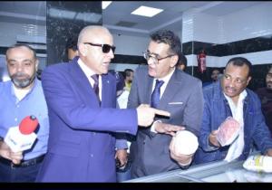  محافظ الأقصر يفتتح معرضًا للسلع الغذائية استعدادًا لشهر رمضان بتخفيضات تصل إلى 30 بالمئة

