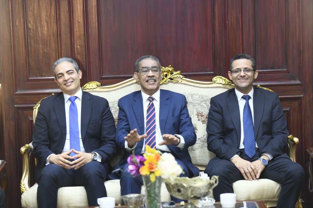 اجتماع وزير الدولة للإعلام بنقيبي الصحفيين والإعلاميين ووفدين من النقابتين 