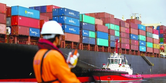 سلطنة عُمان تسجل أداء إيجابيا في التجارة الخارجية العام الماضي