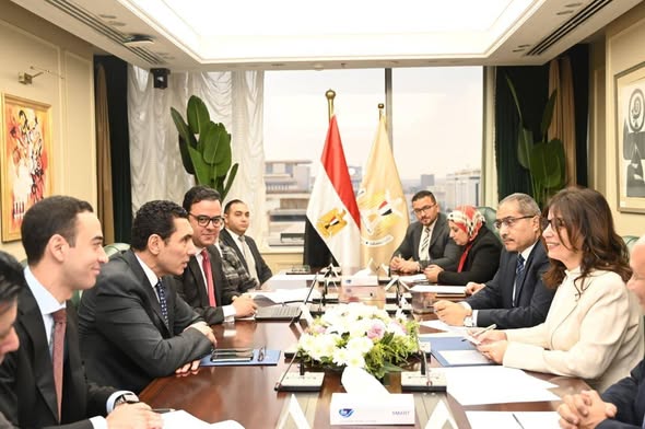 برنامج للوصول بالخدمات الثقافية إلى المحافظات الحدودية والقرى والنجوع  