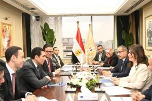 برنامج للوصول بالخدمات الثقافية إلى المحافظات الحدودية والقرى والنجوع  