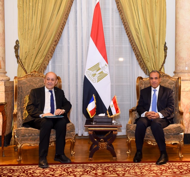 عبد العاطي يؤكد لـ المبعوث الفرنسي  دعم مصر الكامل لسيادة لبنان واستقراره