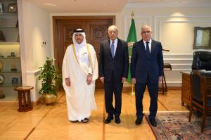 النائب العام ونظيره القطري يزوران أمين الجامعة الدول العربية لبحث تعزيز التعاون القضائي العربي

