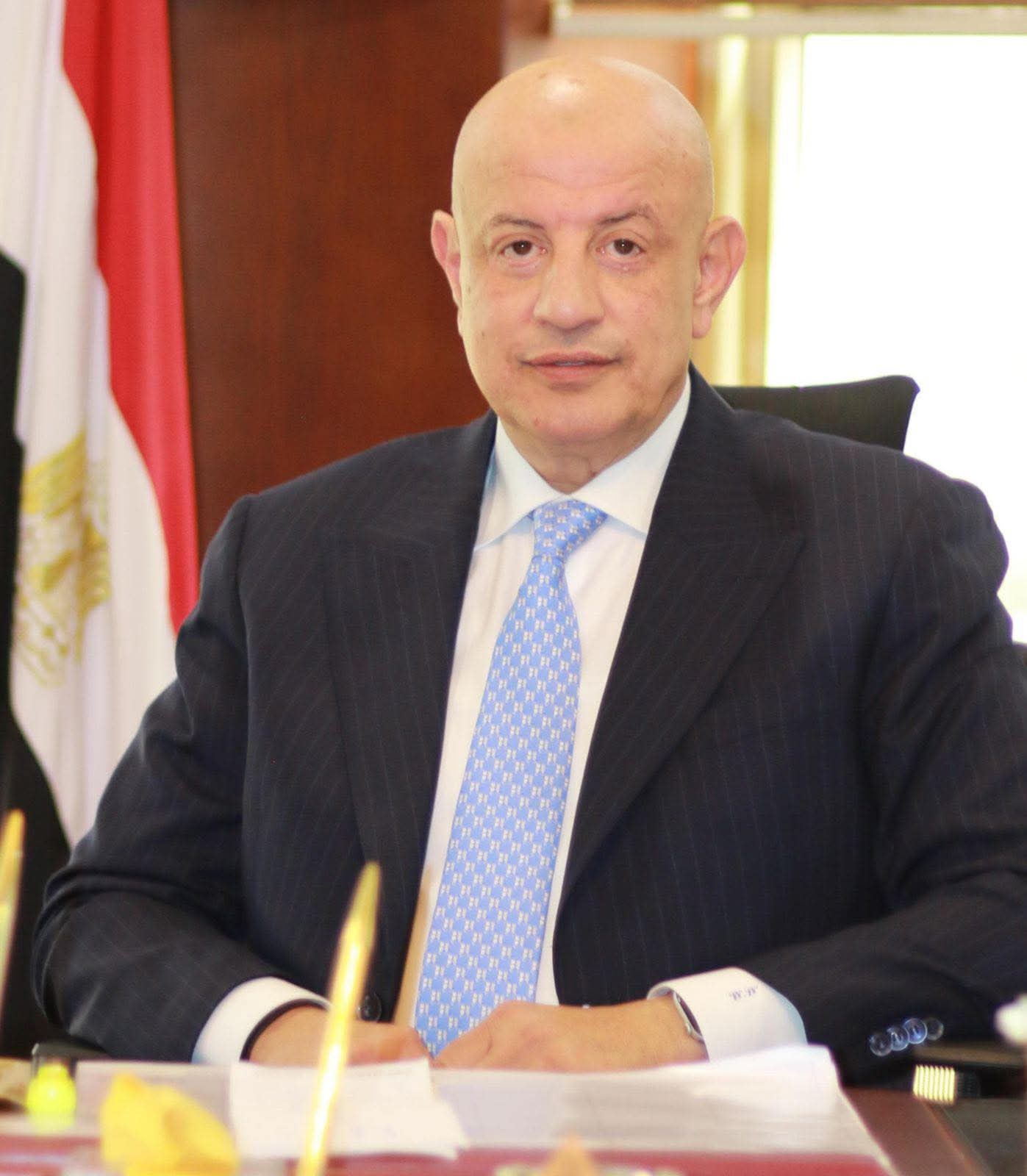 خلف كل إنجاز.. الطيار وائل النشار يثمّن جهود العاملين بالمصرية للمطارات