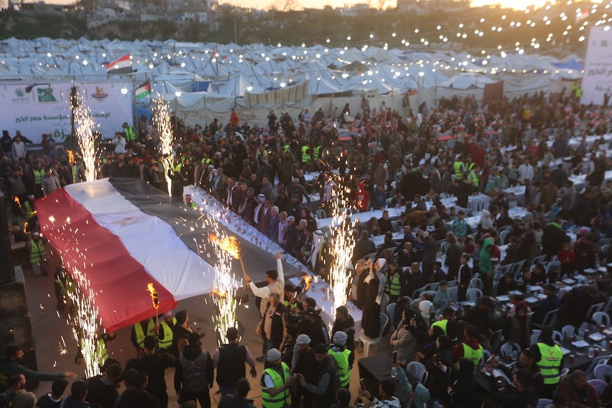 حملة إفطار صائم لمصر الخير تصل يوميا لشمال غزة وتقدم وجبات ساخنة 