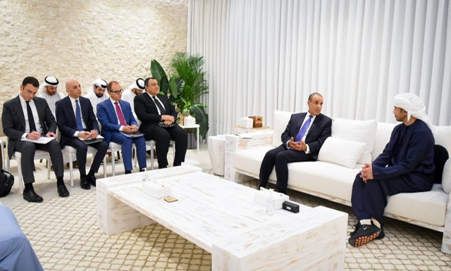 وزير الخارجية ينقل لنظيره الإماراتي رسالة تضامن من مصر إلى قيادة وشعب الإمارات