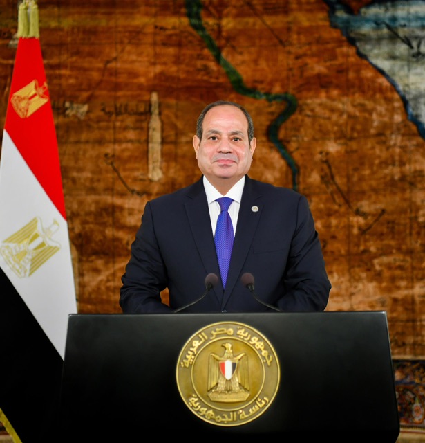 السيسي يهنئ