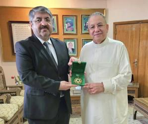 دكتور سيمور نصيروف يحصل على وسام الختم النبوي تقديرًا لجهوده العلمية ونشر قيم التسامح