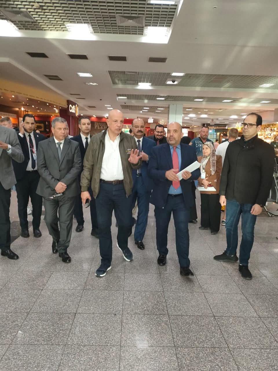 جولة تفقدية مفاجئة للنشار بمطار الغردقة لضمان انتظام التشغيل خلال ذروة الأعياد

